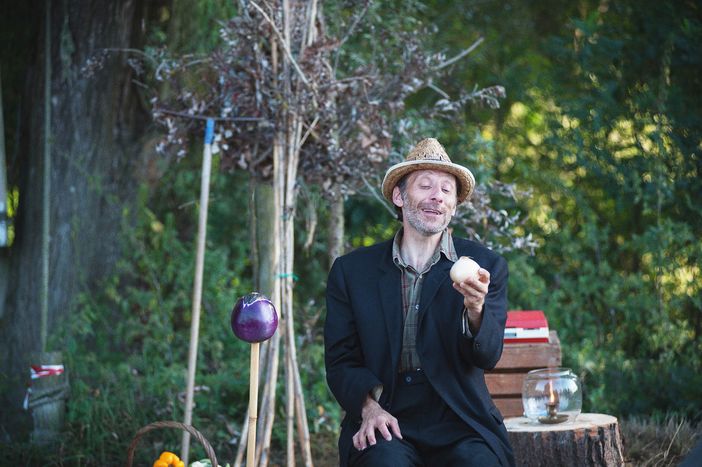 Massimo Barbero in un momento dello spettacolo "Il testamento dell'ortolano"