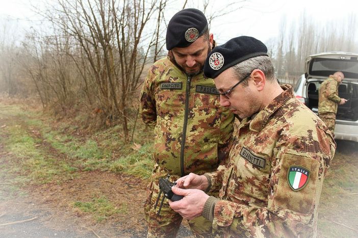 Personale della Squadra S.A.P.R. impegnato nel monitoraggio con i droni Personale della Squadra S.A.P.R. impegnato nel monitoraggio con i droni