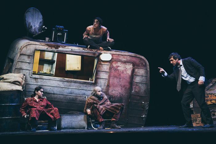 "Cous Cous Klan" domani all'Alfieri: una tragicommedia su un futuro imminente "Cous Cous Klan" domani all'Alfieri: una tragicommedia su un futuro imminente