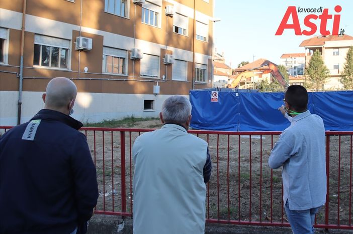 &quot;L'appalto della scuola Jona non rispetta i tempi e crea disagi dopo i ritardi per il cavalcavia Giolitti e la scuola De Benedetti&quot;. Critiche da Pd di Asti