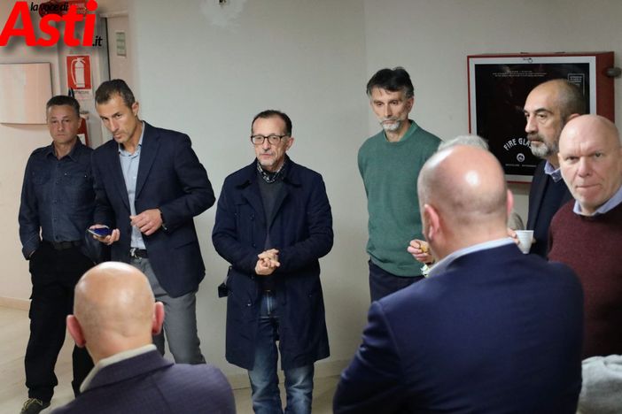 Alcuni esponenti del No Caso in Consiglio comunale (Merphefoto)