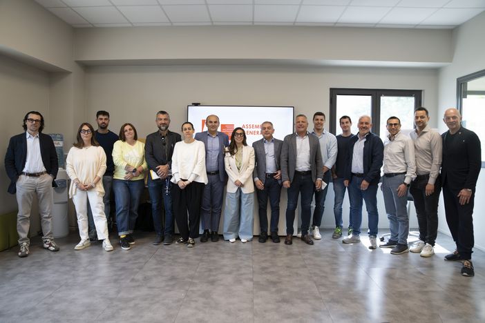 Un nuovo progetto di sviluppo e crescita delle industrie e del territorio di Canelli e della Valle Belbo Un nuovo progetto di sviluppo e crescita delle industrie e del territorio di Canelli e della Valle Belbo