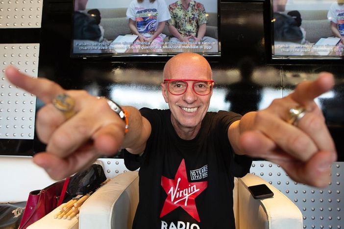 Massimo Cotto ritratto in uno scatto di Henry Ruggeri Massimo Cotto ritratto in uno scatto di Henry Ruggeri