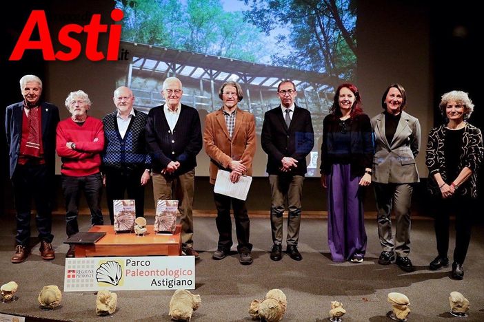 Nell'immagine: foto di gruppo di amministratori e relatori (Merfephoto)