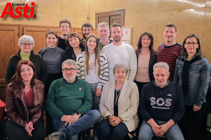 Il presidente Marco Rosso con gli amici di  "Quattro passi nel Monferrato" alla presentazione dell'associazione (Merfephoto) Il presidente Marco Rosso con gli amici di  "Quattro passi nel Monferrato" alla presentazione dell'associazione (Merfephoto)