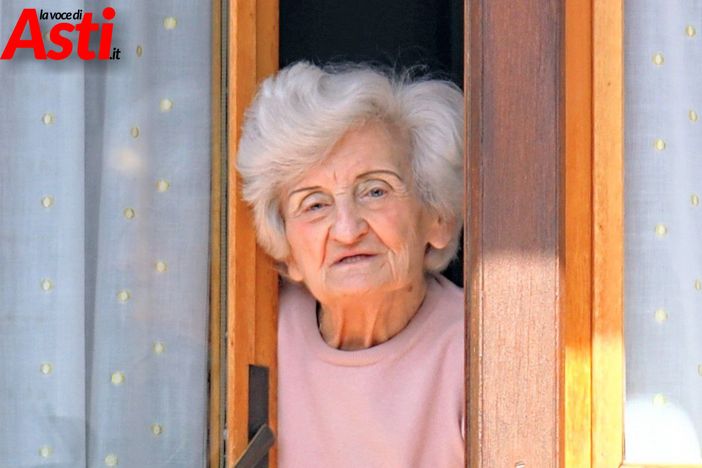 Carla Rabezzana dalla sua casa di Portacomaro (MerfePhoto) Carla Rabezzana dalla sua casa di Portacomaro (MerfePhoto)