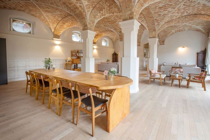 Antico refettorio ora adibito a sala comune con cucina Antico refettorio ora adibito a sala comune con cucina