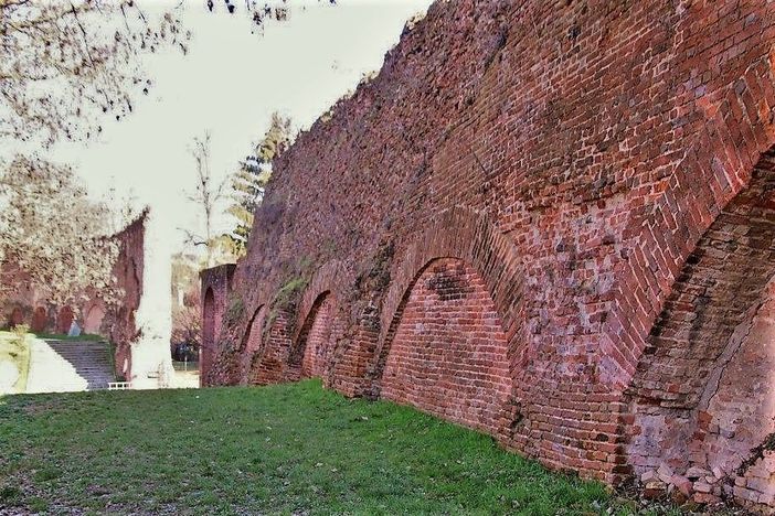 Un tratto delle Antiche Mura di Asti