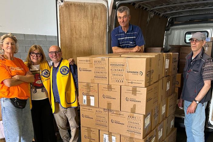 "Una spesa da Leoni": oltre due tonnellate di cibo per il Banco Alimentare
