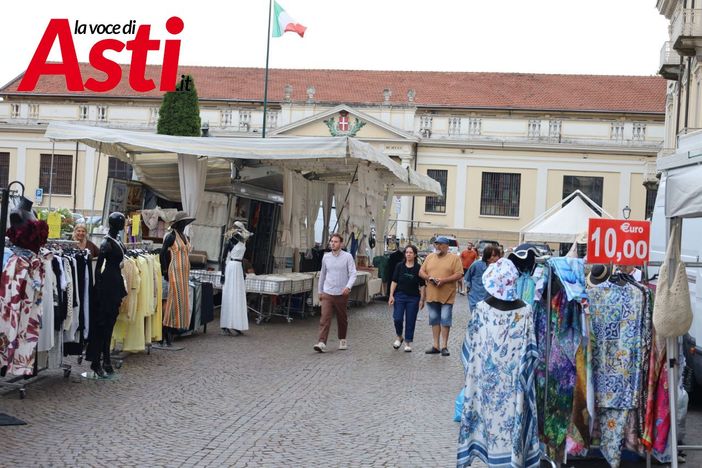 Un immagine relativa il mercato serale svoltosi lo scorso 12 luglio