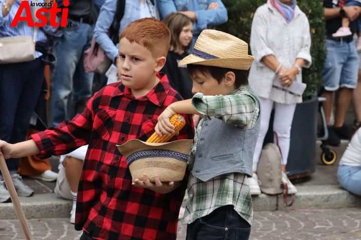 Un momento della sfilata storica (MerfePhoto)