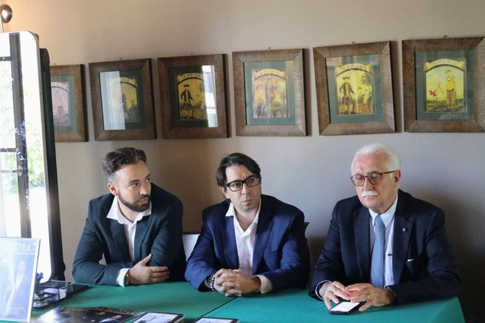 Un momento della presentazione con, da sinistra a destra: Alessandro Tarricone, Gianluca Tordi e il professor Giorgio Calabrese