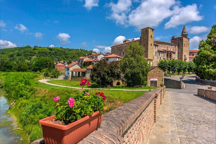 Castello di Monastero