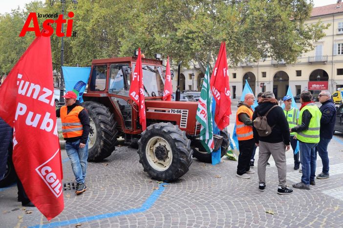 Le immagini del presidio (Merphefoto) Le immagini del presidio (Merphefoto)