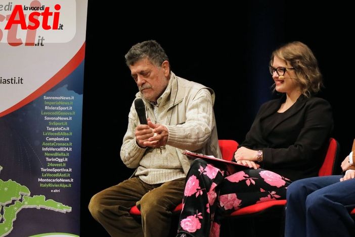 Qualche immagine della mattinata a teatro