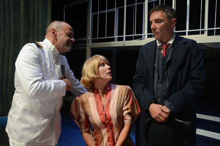 Asti, al teatro Alfieri debutta la prosa con il Pirandello di Vanessa Gravina