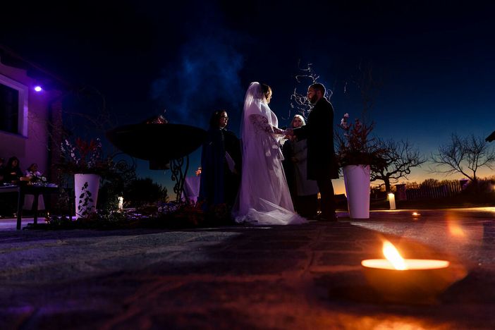 Gli sposi Ludovica e Giuseppe con la wedding planner (Ph. Simone Infantino)