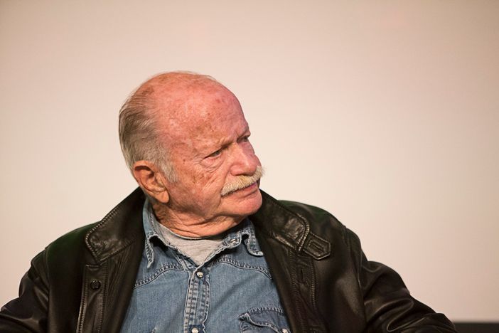 Gino Paoli (Di Premio Chiara - https://www.premiochiara.it/wp-content/gallery/premio-chiara-le-parole-della-musica-2018-a-gino-paoli-20-maggio/200518FotoMirco103.jpg, CC BY 2.0, https://commons.wikimedia.org/w/index.php?curid=95781486) Gino Paoli (Di Premio Chiara - https://www.premiochiara.it/wp-content/gallery/premio-chiara-le-parole-della-musica-2018-a-gino-paoli-20-maggio/200518FotoMirco103.jpg, CC BY 2.0, https://commons.wikimedia.org/w/index.php?curid=95781486)