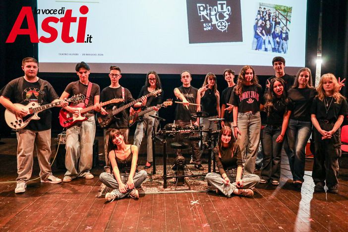 La voce... Delle scuole: con il  liceo Vercelli grande festa per la serata delle eccellenze al teatro Alfieri