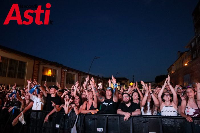 Folto pubblico al concerto di Fedez (MerfePhoto)