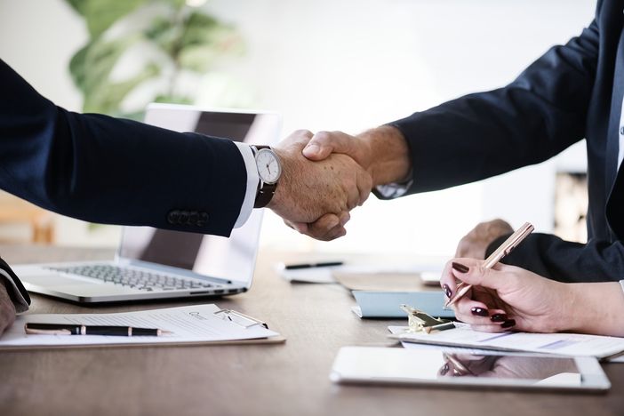 Azienda di “Servizi Informatici” ricerca figura commerciale per ampliamento organico Azienda di “Servizi Informatici” ricerca figura commerciale per ampliamento organico