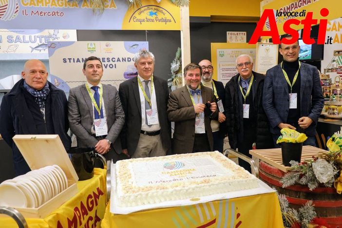 Ricca galleria fotografica del primo 'compleanno' del Mercato Contadino di Campagna Amica a cura di Efrem Zanchettin - Merfephoto Ricca galleria fotografica del primo 'compleanno' del Mercato Contadino di Campagna Amica a cura di Efrem Zanchettin - Merfephoto