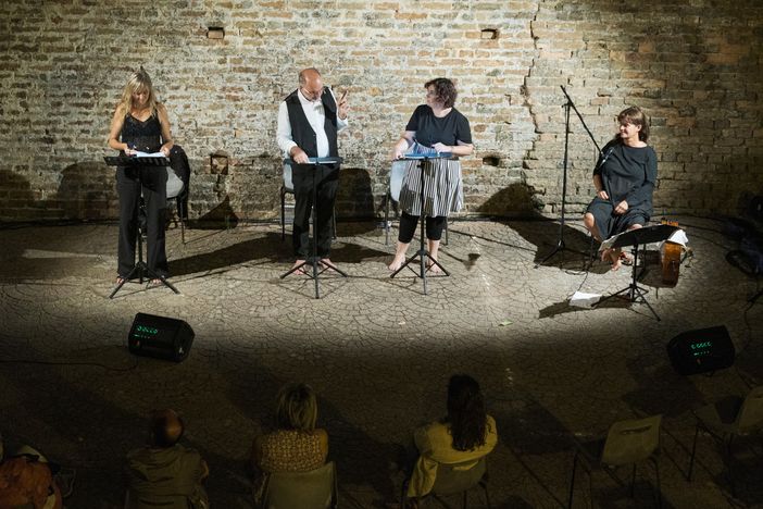 Un'immagine di scena