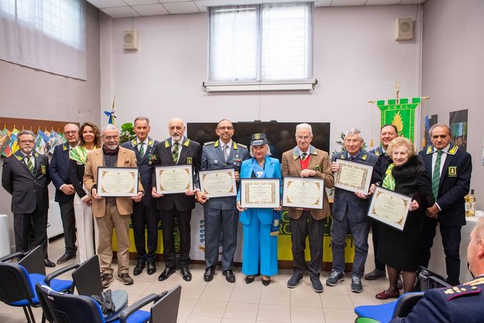 Cerimonia per l'anniversario della fondazione astigiana dell'associazione Finanzieri d'Italia