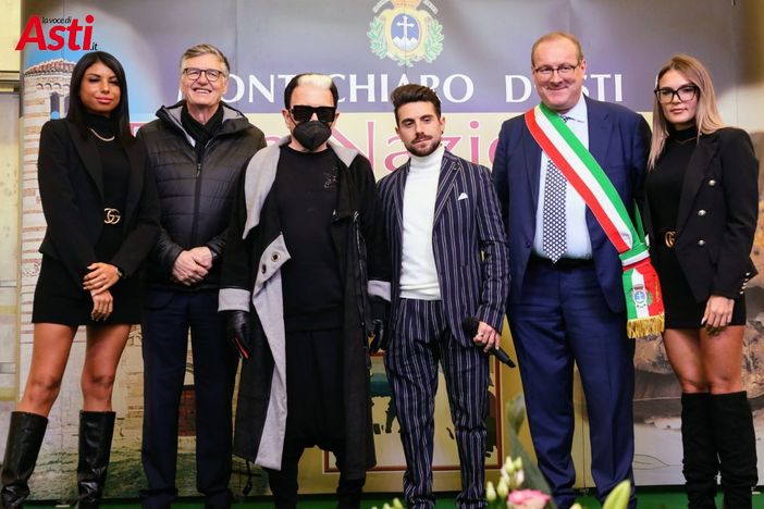 Foto di gruppo con il presidente Mario Sacco, Cristiano Malgioglio, il cabarettista Fabrizio Brignolo presentatore della giornata e il sindaco di Montechiaro Paolo Luzi (ph. Merfephoto - Efrem Zanchettin)