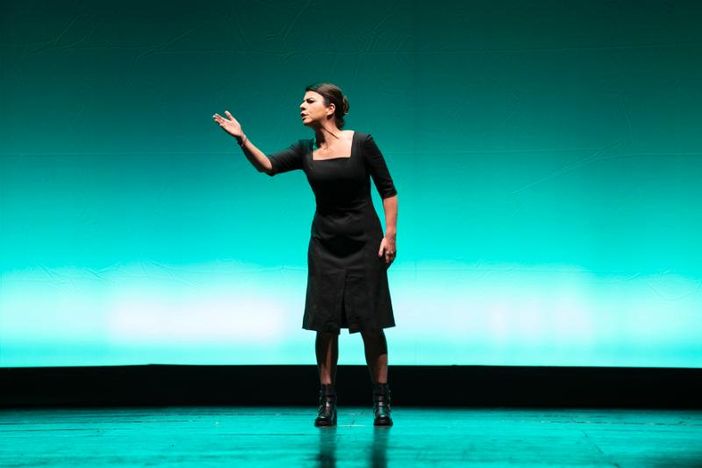 Geppi Cucciari all'Alfieri di Asti con il monologo teatrale "Perfetta"