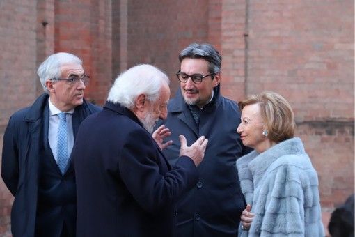 Giovanni Ferrero e la madre Maria Franca Fissolo. Con loro il presidente di Ferrero Italia Bartolomeo Salomone e il senatore albese Tomaso Zanoletti Giovanni Ferrero e la madre Maria Franca Fissolo. Con loro il presidente di Ferrero Italia Bartolomeo Salomone e il senatore albese Tomaso Zanoletti