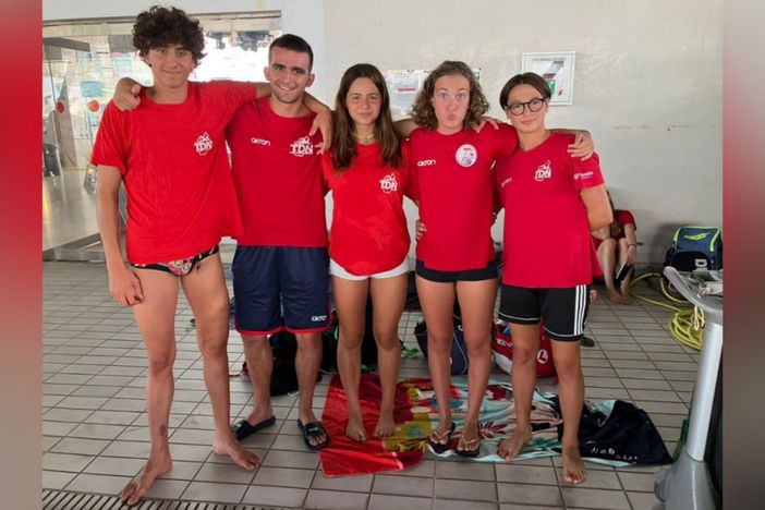 Tommaso Dadone (primo a sinistra) con alcuni compagni di squadra Tommaso Dadone (primo a sinistra) con alcuni compagni di squadra