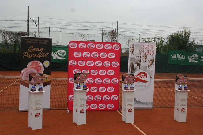 Immagini della premiazione del I Trofero Raspini di tennis Immagini della premiazione del I Trofero Raspini di tennis