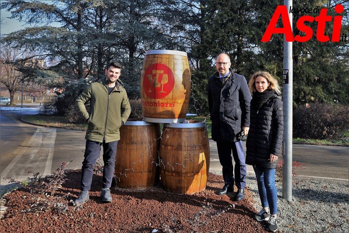 Il titolare della ditta con il sindaco Rasero e l'assessore Morra (Ph. Efrem Zanchettin - Merfephoto) Il titolare della ditta con il sindaco Rasero e l'assessore Morra (Ph. Efrem Zanchettin - Merfephoto)