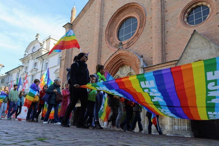 Una recente manifestazione per la pace di Welcoming Asti (Merphefoto)