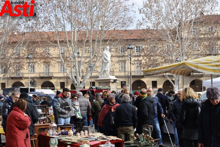 La nuova disposizione del mercatino dell'antiquariato (Merphefoto)