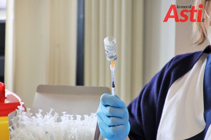 Vaccinazioni: il Piemonte anticipa la data per le fasce 30-39 (28 maggio) e 16-29 anni (4 giugno)