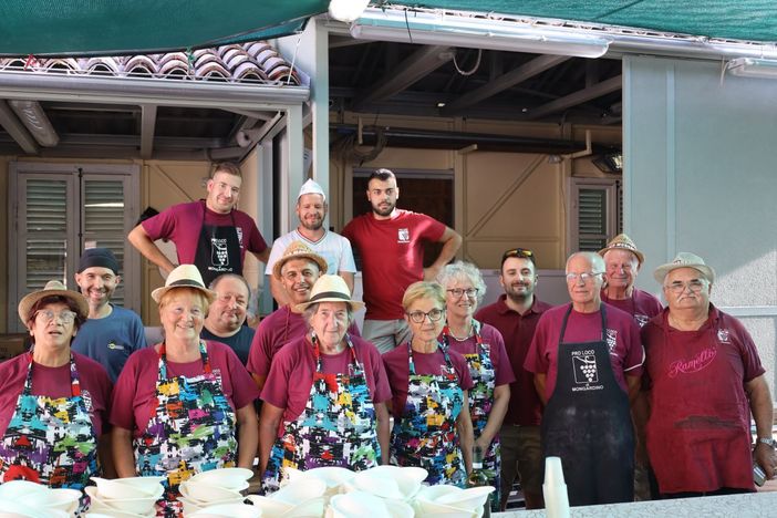 I componenti della Pro loco di Mongardino (ph. Merfephoto - Efrem Zanchettin)