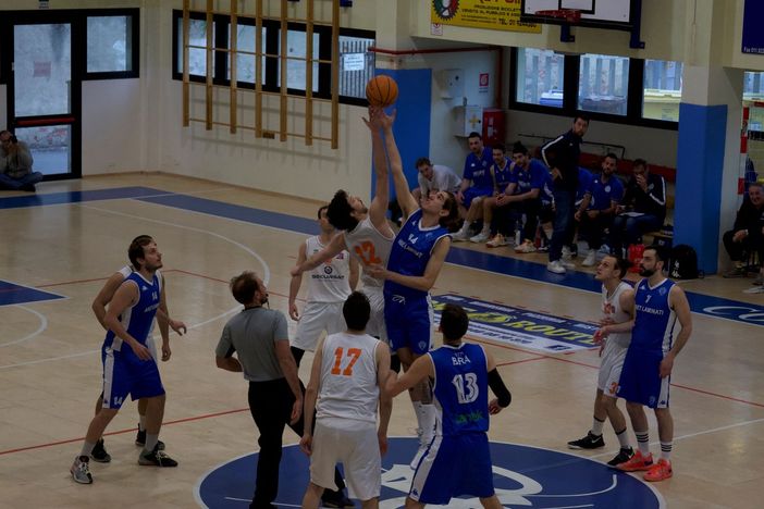 Basket: Secursat Sba sconfitta in finale di C silver da una convincente Abet Bra Basket: Secursat Sba sconfitta in finale di C silver da una convincente Abet Bra