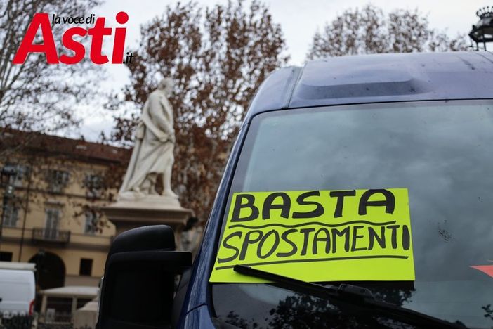 Nell'immagine (ph. Merfephoto - Efrem Zanchettin), d'archivio, uno dei cartelli di protesta contro l'unificazione delle zone di mercato Nell'immagine (ph. Merfephoto - Efrem Zanchettin), d'archivio, uno dei cartelli di protesta contro l'unificazione delle zone di mercato