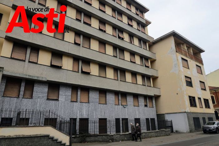 La facciata del vecchio ospedale che dà su corso alla Vittoria (Ph. Merfephoto - Efrem Zanchettin) La facciata del vecchio ospedale che dà su corso alla Vittoria (Ph. Merfephoto - Efrem Zanchettin)