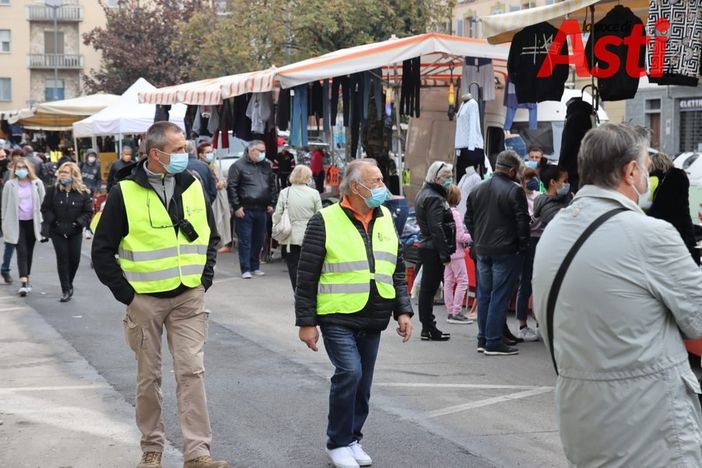 Fiera d'Autunno: tre multe per mancato uso di mascherina e una denuncia per ubriachezza molesta Fiera d'Autunno: tre multe per mancato uso di mascherina e una denuncia per ubriachezza molesta