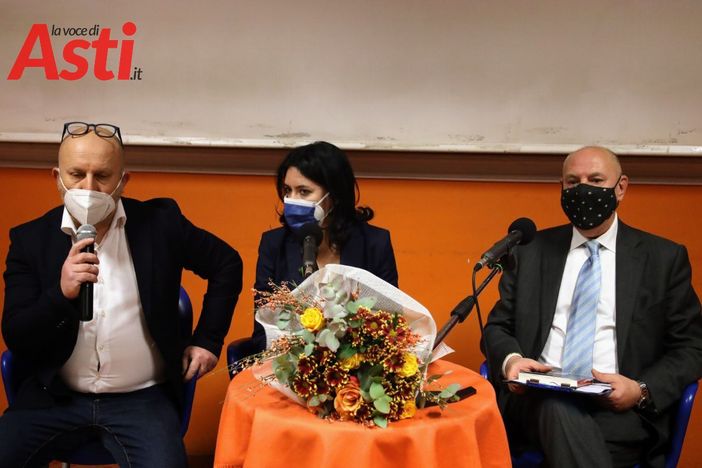 Foto d'archivio di Spata (a sinistra) e Pasta ritratti nel corso della presentazione del libro dell'ex ministro Lucia Azzolina Foto d'archivio di Spata (a sinistra) e Pasta ritratti nel corso della presentazione del libro dell'ex ministro Lucia Azzolina