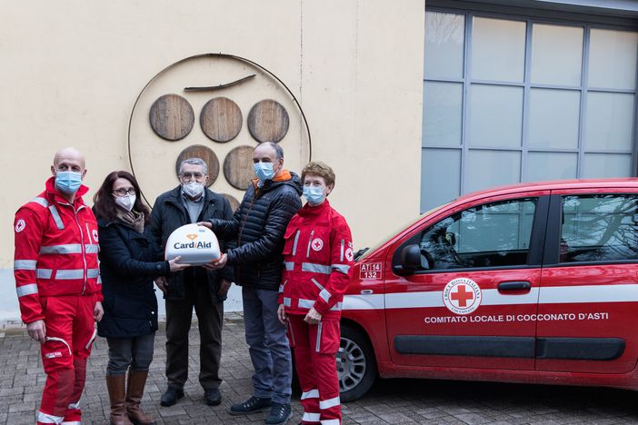 L'azienda vinicola Bava dona un defibrillatore alla Croce Rossa di Cocconato