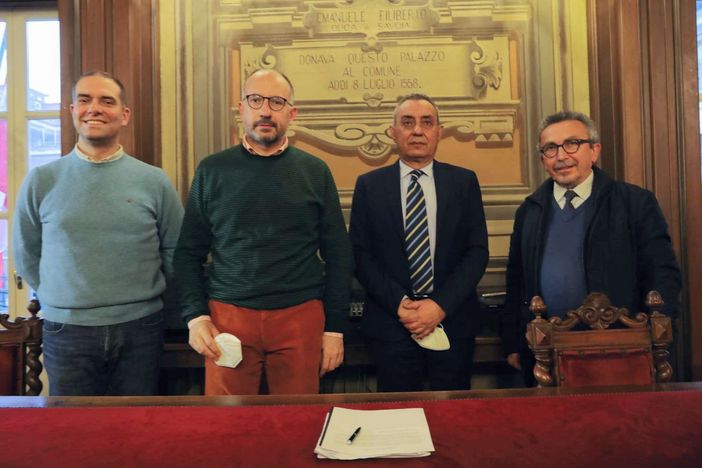 Firmato in Comune patto di fratellanza dai candidati sindaco della città di Asti Firmato in Comune patto di fratellanza dai candidati sindaco della città di Asti