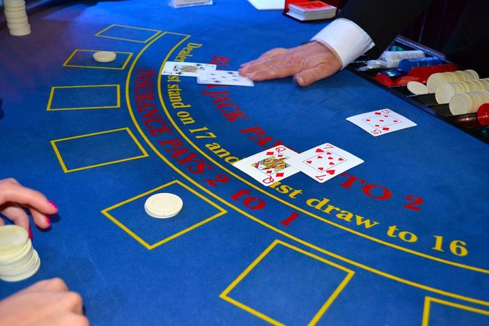 Come migliorare le probabilità di vincita al blackjack