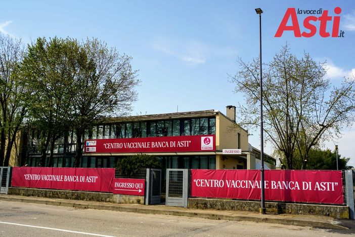 Domani iniziano le vaccinazioni nel più grande hub astigiano. Si parte con 600 dosi per arrivare, a regime, a 800 al giorno [FOTO E VIDEO]