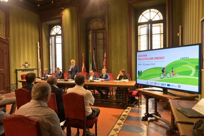 In bici tra Alba e Canelli: dieci milioni di euro per dare il via alla Ciclovia delle Colline Unesco [FOTO E VIDEO]
