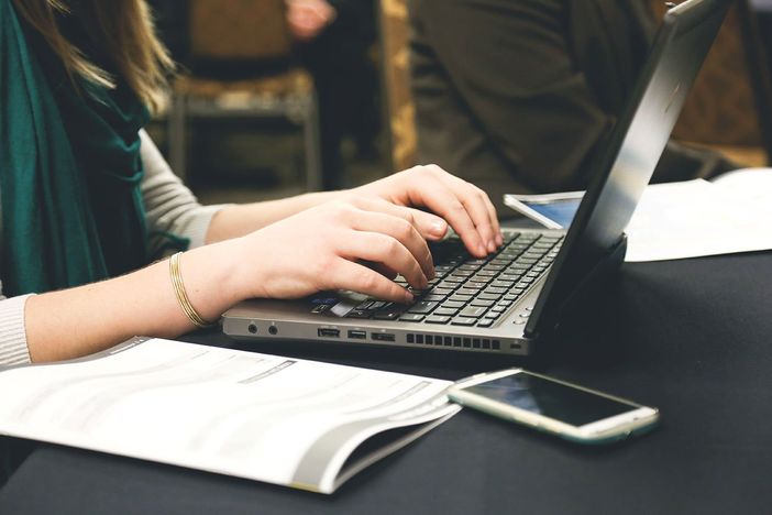 Come ottenere i crediti formativi professionali tramite le piattaforme online