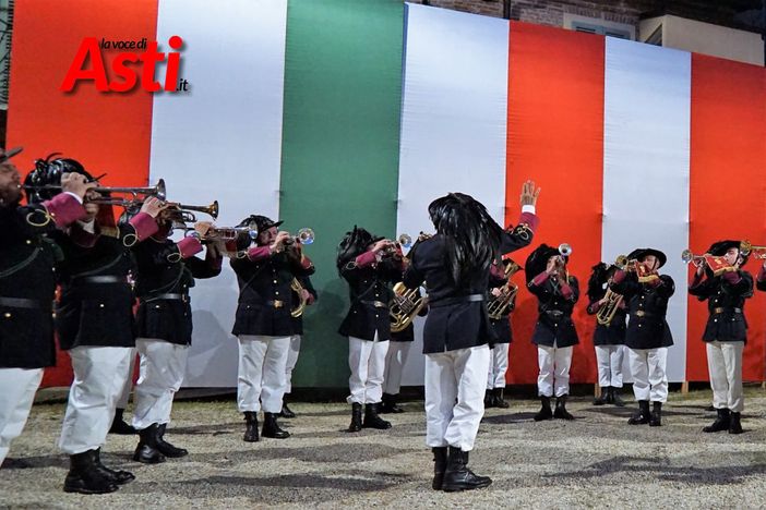 Le immagini del concerto che si è tenuto ieri sera presso la sede della Fratellanza Militari in Congedo, in via Bonzanigo (galleria fotografica Efrem Zanchettin) Le immagini del concerto che si è tenuto ieri sera presso la sede della Fratellanza Militari in Congedo, in via Bonzanigo (galleria fotografica Efrem Zanchettin)
